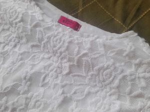 WHITE LACE PEPLUM TOP 🦢