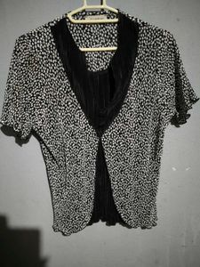 Chic Black &amp; White Dotted Top
