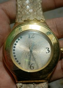 Swatch Irony Rosa Perlata YNG101 Gold Tone Watch