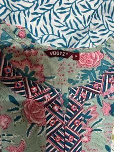 VBUYZ Cotton Kurta with Floral Print