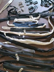combo 39 Assorted Zippers and Buckles