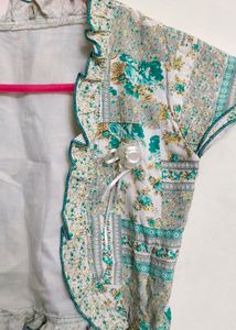 White Green Shrug