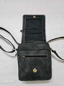 LEATHER SLING BAG