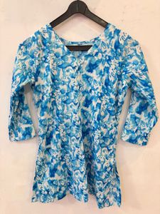 Blue Floral 3/4 Sleeve Top