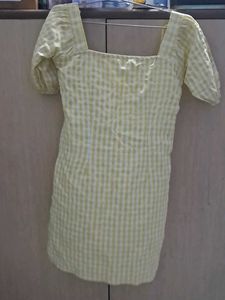 Cute Gingham Puff Sleeve Dress