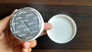 Nivea Soft Moisturizing Cream