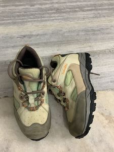Boys shoes