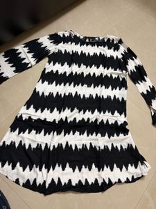 Chic Zigzag Print Long Sleeve Dress