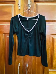 Black Long Sleeve V-Neck Top