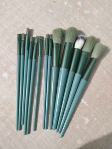 Set of 13 Makeup Brushes