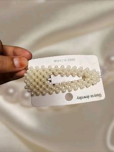 Beautiful Pearl Hair Clips