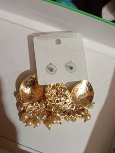 Heavy Beautiful Green Enamel &amp; Pearl Jhumkas