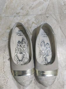 Kid Girls Footwear Balley Size 31 Age Approx 5-7 Years Off White And Golden Colour Party Wear
