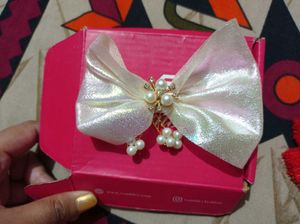 Sparkly Pearl Bow Hair Clip