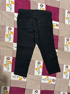 Black Stretch Capri Leggings | Good Condition