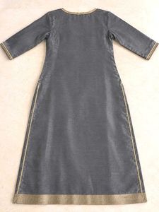 Aurelia Elegant Embroidered Kurti Set