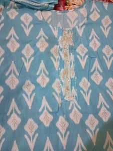 Blue &amp; White Printed Kurta Set with Yellow Top