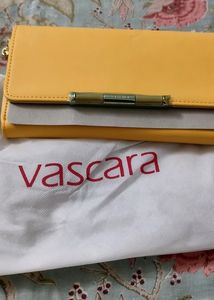 Ladies Clutch In Yellow Colour