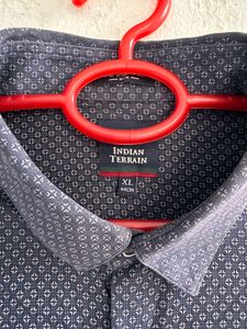 Men's Printed Button-Down Shirt