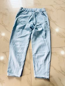 Light Wash Ripped Jeans