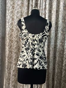 Stylish Black &amp; White Leaf Print Top