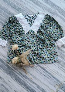 Floral Top with Lace Collar