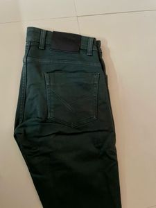 Dark Green ankle Fit Pants for men