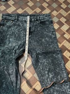 ⚡ ⚡ Flash Sale ⚡ ⚡ Distressed Denim Jeans