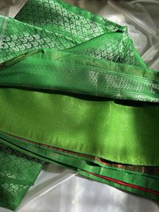‼️OFFER ‼️Parrot Green Saree With Stitched Blouse
