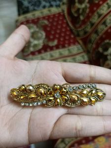 Elegant Gold Flower Hair Clip