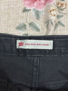 Levis High Rise Bike Shorts