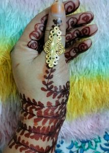 brand new Elegant Gold Tone Ring