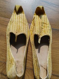Gold Ethnic Jutti with thread work