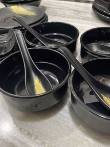 Black Dinner Set
