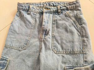 “Trendy High Waist Cargo Jeans – Light Blue Denim
