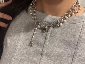 chic silver necklace