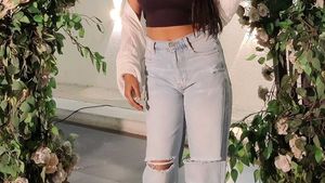 Light Wash Ripped Jeans