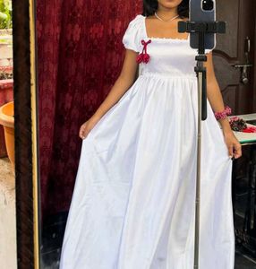 Elegant White Maxi Dress with Puff Sleeves