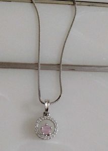 neckchain with pendant