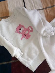 Fuzzy Cat Graphic Sweatshirt