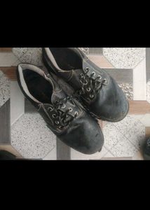 Men's Black Lace-Up Shoes