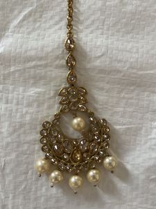 Elegant Maang Tikka