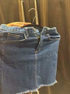 Frayed Hem Denim Mini Skirt