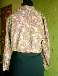 New Vintage Floral Print Button-Up