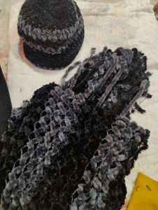 wollen combo of cap and scarf