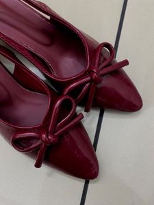 Chic Slingback Flats with Bow Accent