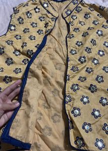 Embroidered Sleeveless Jacket
