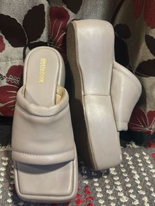 LITTLEBOX NEW Vintage Vibe City Girl Mocha