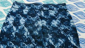 Stylish Blue Marble Print Leggings