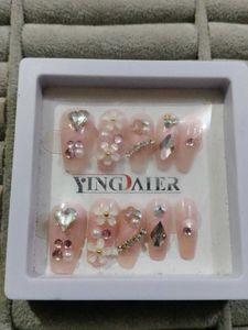Press-On Nail Set